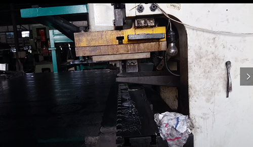 鋼背沖壓送料機(ji)的性能介紹