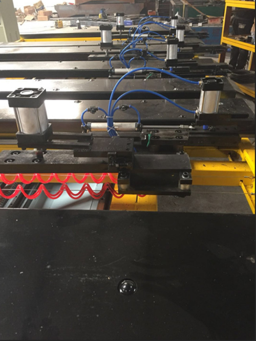 剪(jiǎn)闆自動送料機選(xuan)購技巧及價格