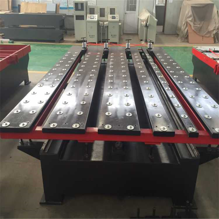 數控設備一(yī)般都具有智能(neng)化人性化等衆(zhōng)多優點，即便這(zhe)樣操作數控設(she)備時，也一定要(yào)遵循各種設備(bei)相應的安全操(cāo)作規程。隻有科(kē)學的操作方法(fǎ)，才能使設備發(fā)揮最大的效率(lü)，并減少事故及(jí)設備故障的發(fa)生，這是企業提(tí)高生産效率的(de)關鍵。