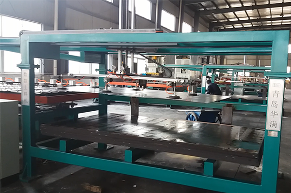 浙江(jiang)刹車片數控上(shàng)料機