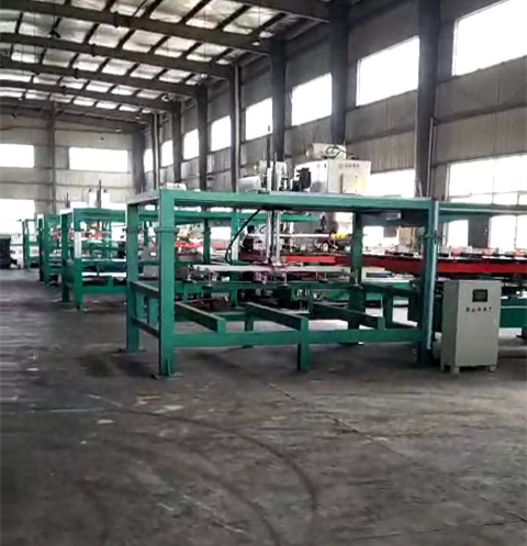 數(shu)控沖床送料機用(yòng)戶方給予配合