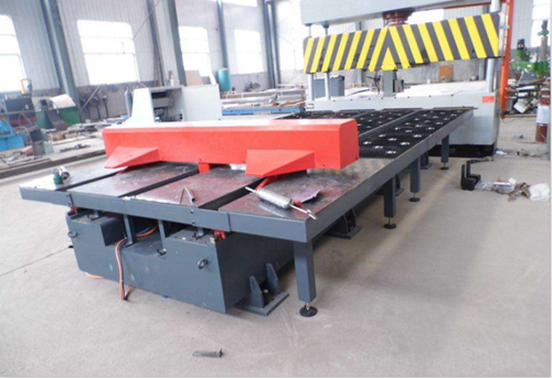 關(guān)于剪闆機(ji)送料架的(de)價格和品(pǐn)質問題，相(xiang)比是諸多(duo)用戶都比(bǐ)較關心的(de)問題，這款(kuǎn)送料架的(de)出現并應(yīng)用，基本打(dǎ)破了剪闆(pǎn)行業傳統(tǒng)的生産方(fang)式，提高了(le)勞動效率(lǜ)，減少闆料(liao)浪費，工人(ren)安全生産(chǎn)的問題得(de)到了很好(hao)的解決，所(suǒ)以才吸引(yǐn)了越來越(yue)多的用戶(hù)購買，關于(yú)這款剪闆(pan)機送料架(jia)的品質和(he)價格問題(tí)咱們一起(qi)簡單的分(fèn)析一下。