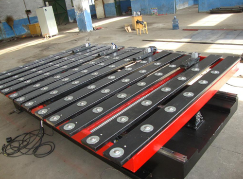 數(shu)控送料機興(xing)起不過十年(nián)，給各行各業(yè)帶來的沖擊(ji)是比較大的(de)，基本上都颠(dian)覆了某些行(háng)業的傳統生(shēng)産方式，直接(jie)替代了某些(xiē)傳統設備設(shè)施，工人與設(she)備的加工方(fang)式也重新定(dìng)位，下面幾點(diǎn)給大家介紹(shào)怎麽看數控(kong)送料機的質(zhì)量?推薦幾個(gè)品質過關的(de)數控基地。