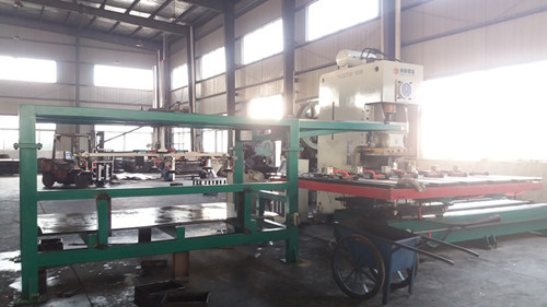 山東鋼背數(shu)控送料機